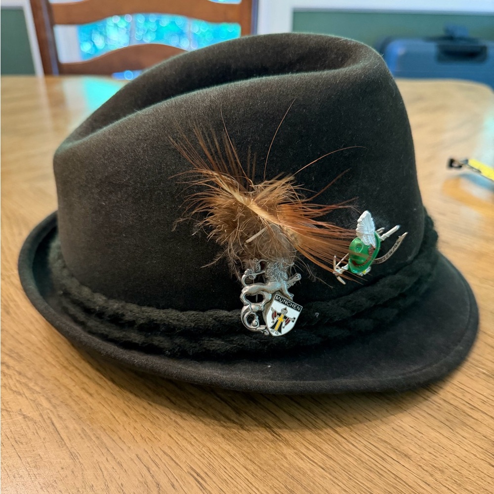 Men's Dark Brown Felt Fedora with Feather and Decorative Pins